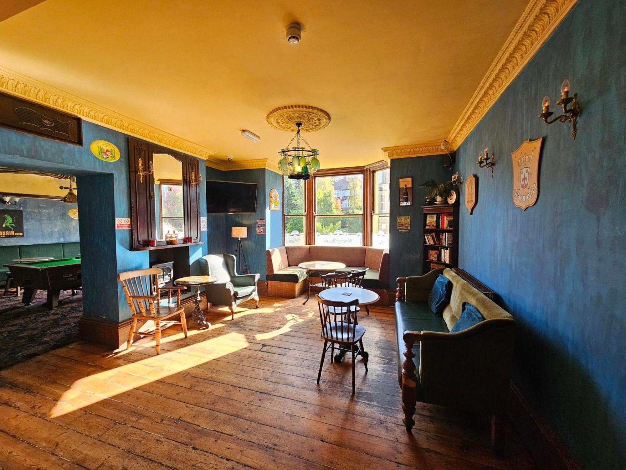 Valley Bar Скарбъро Екстериор снимка